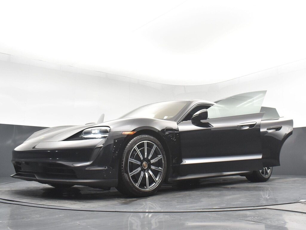 image-30 2022 Porsche Taycan