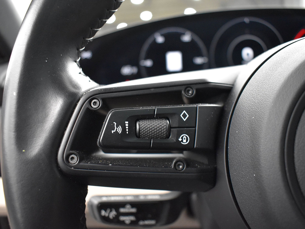 image-6 2022 Porsche Taycan