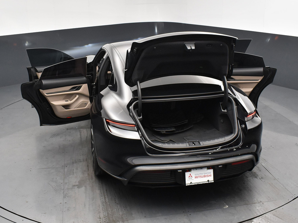 image-25 2022 Porsche Taycan