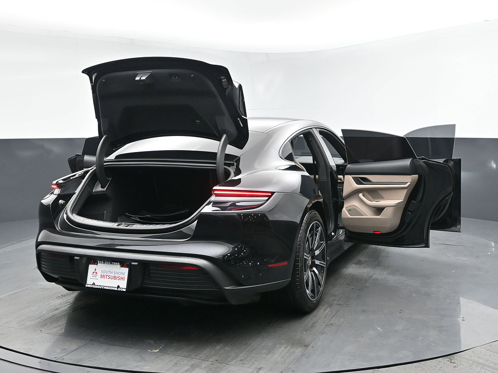 image-29 2022 Porsche Taycan