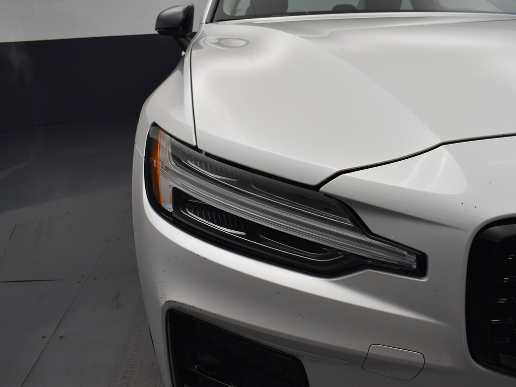 image-5 2024 Volvo S60