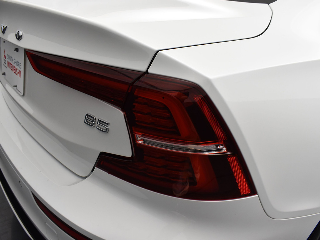 image-6 2024 Volvo S60