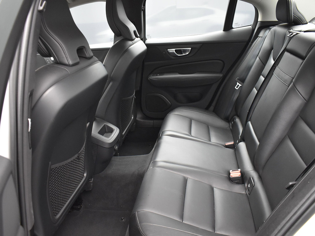 image-10 2024 Volvo S60