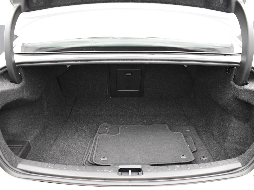 image-11 2024 Volvo S60