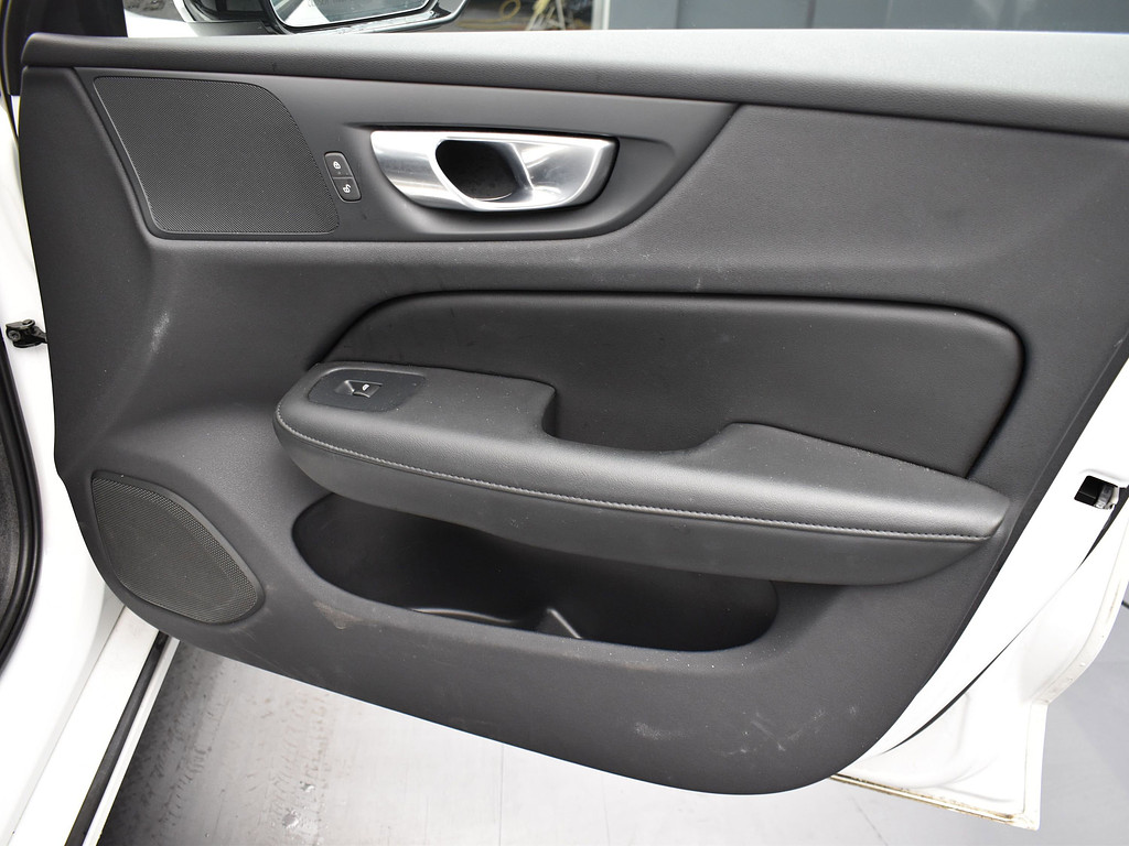 image-12 2024 Volvo S60