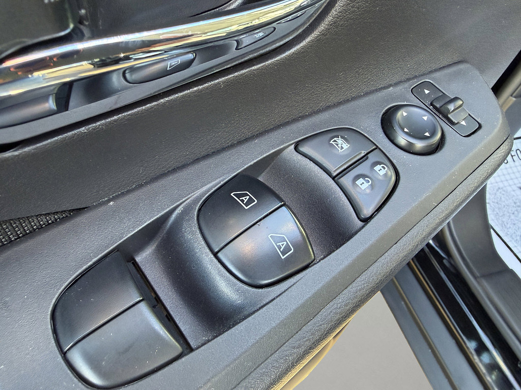 image-26 2024 Nissan Kicks