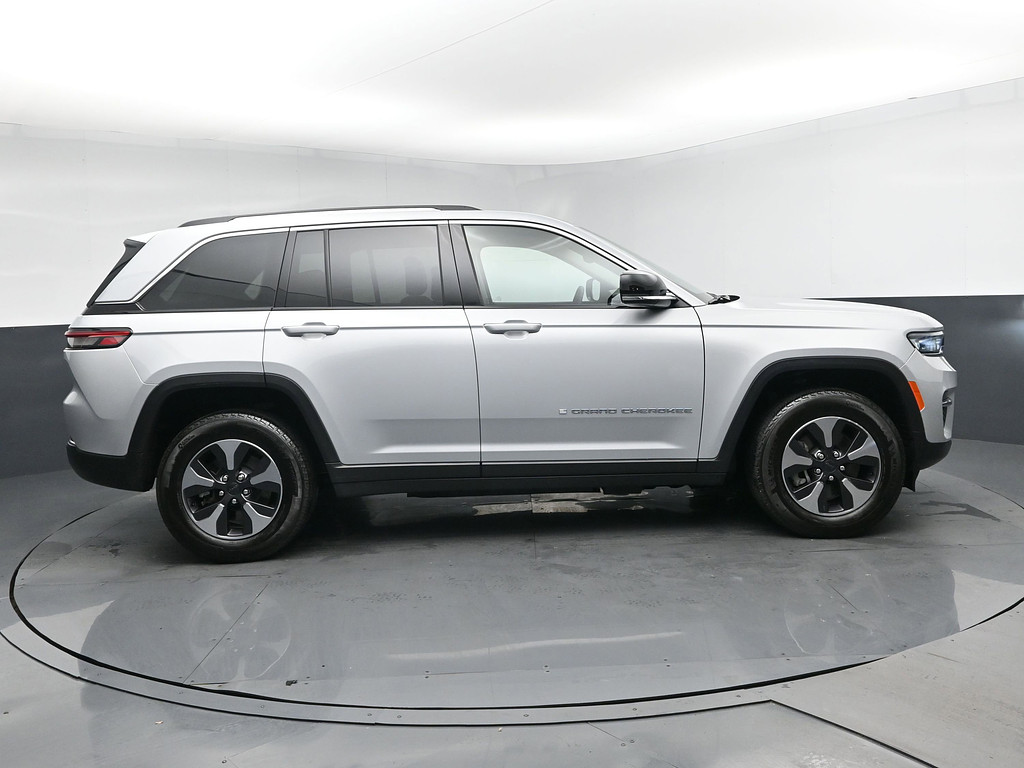 image-2 2023 Jeep Grand Cherokee 4xe