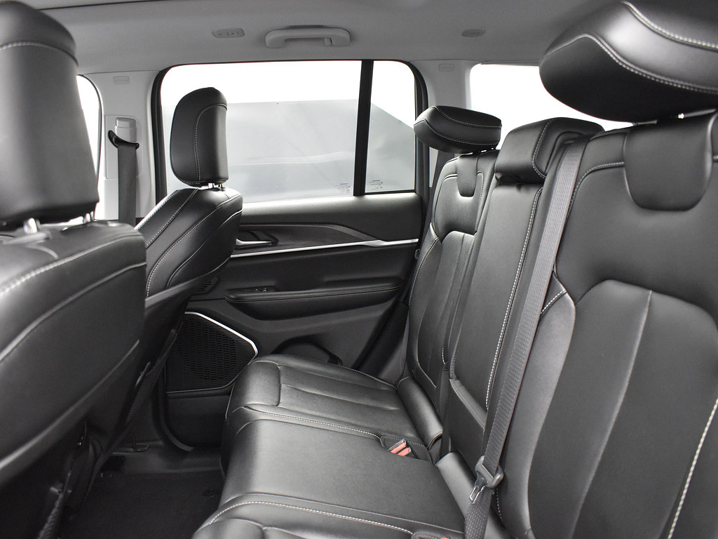 image-8 2023 Jeep Grand Cherokee 4xe