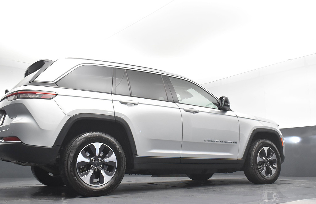 image-28 2023 Jeep Grand Cherokee 4xe