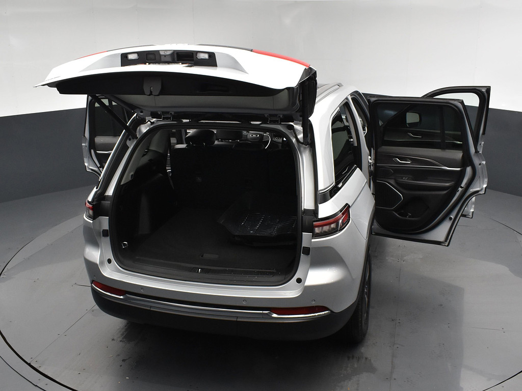 image-30 2023 Jeep Grand Cherokee 4xe