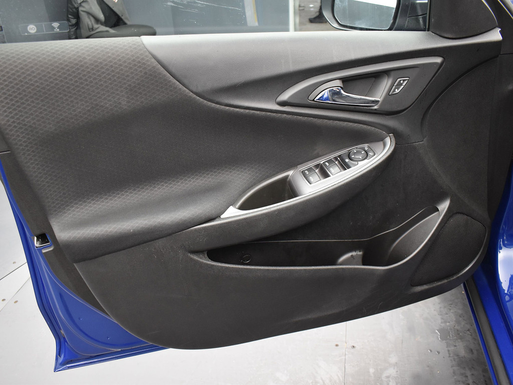 image-8 2023 Chevrolet Malibu