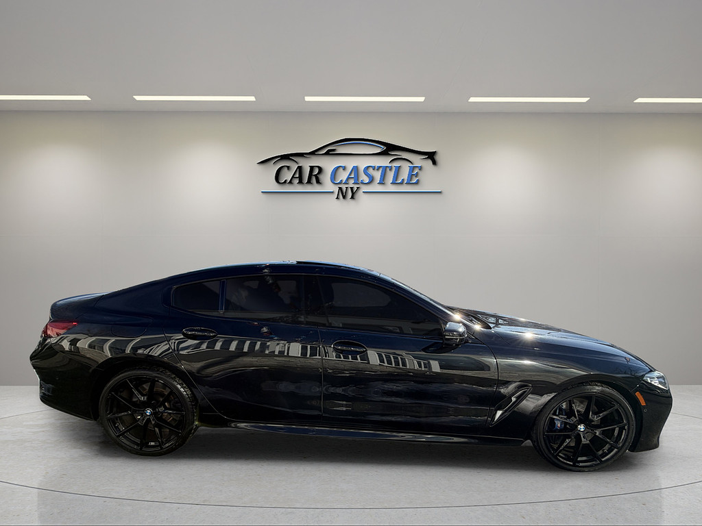 image-5 2022 BMW 8 Series