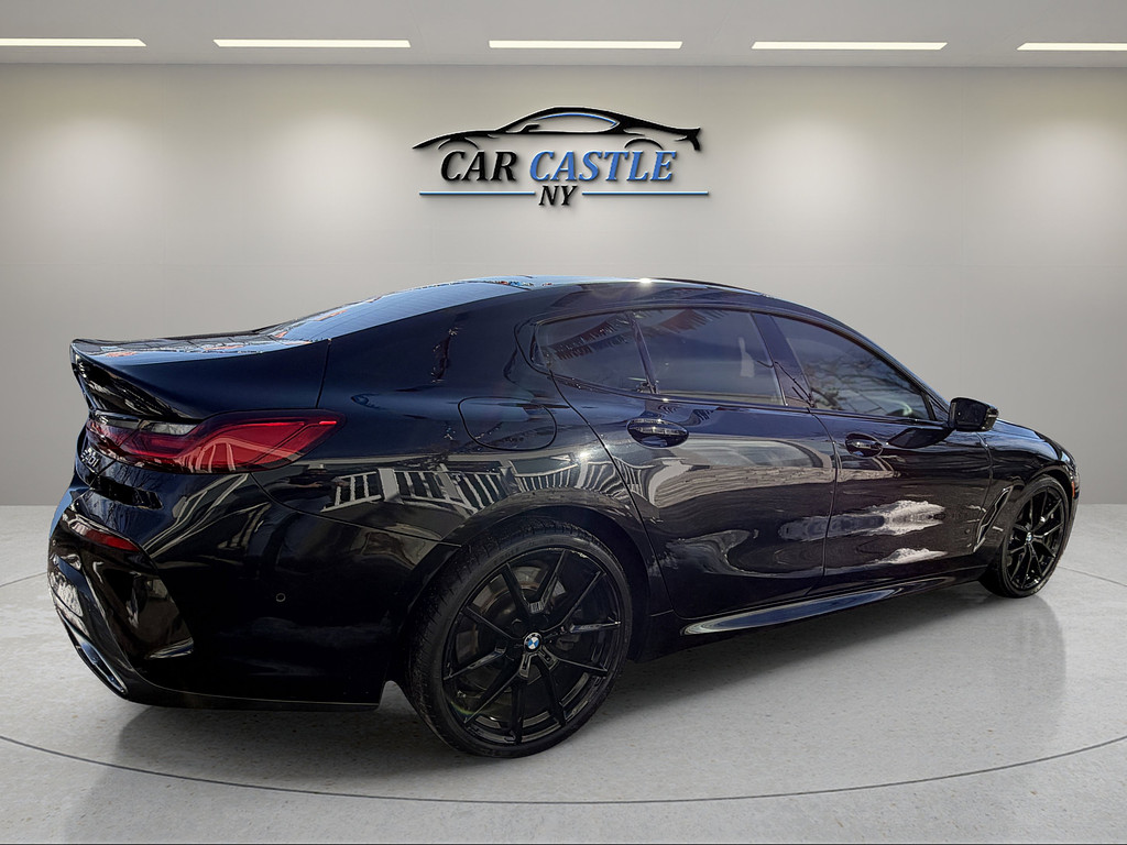 image-6 2022 BMW 8 Series
