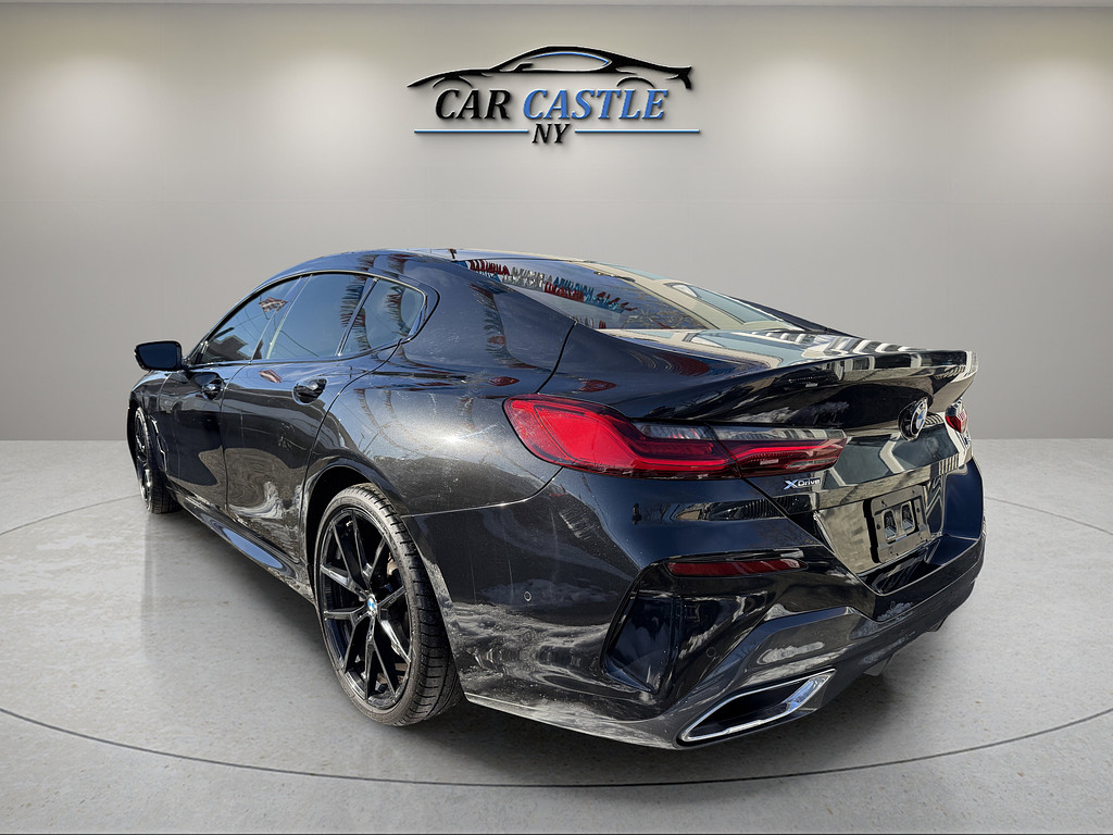 image-11 2022 BMW 8 Series
