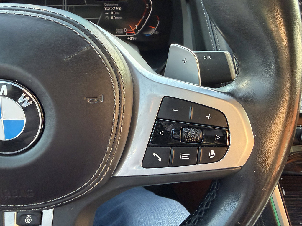 image-28 2022 BMW 8 Series