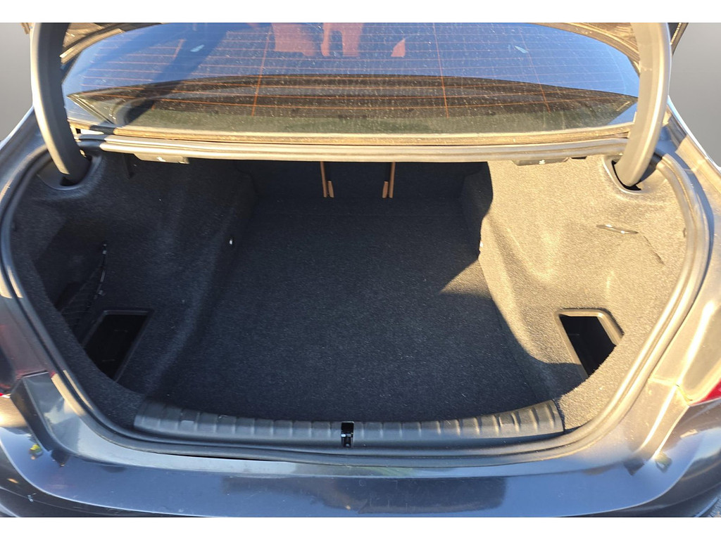 image-10 2019 BMW 5 Series