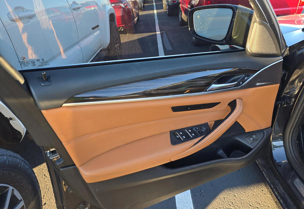 image-13 2019 BMW 5 Series