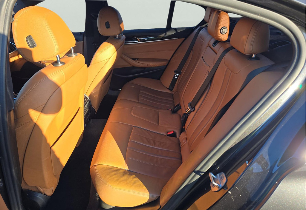 image-17 2019 BMW 5 Series