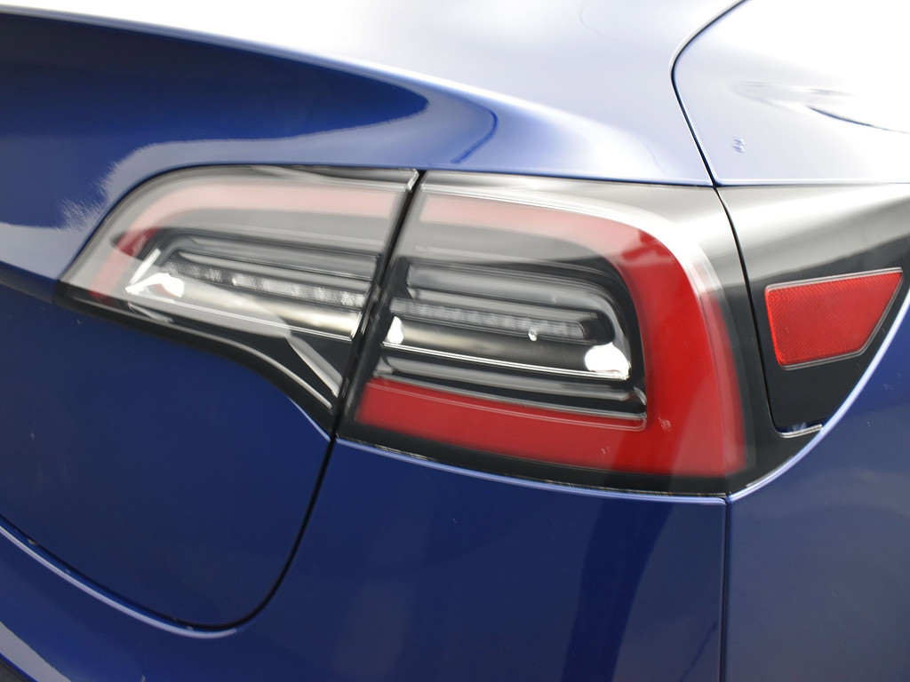 image-6 2020 Tesla Model 3