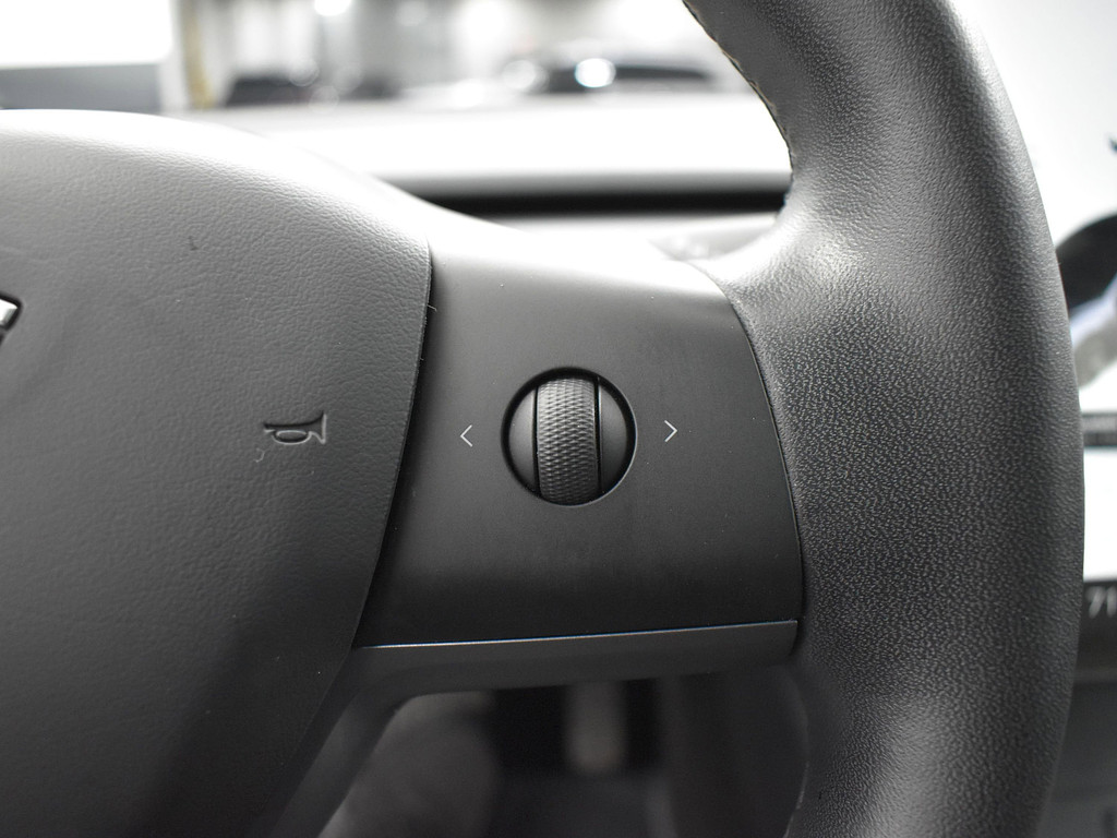 image-10 2020 Tesla Model 3