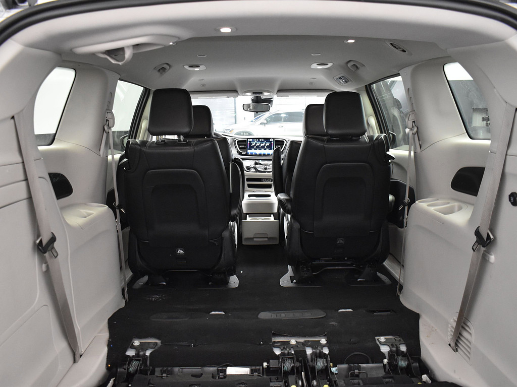 image-17 2023 Chrysler Pacifica