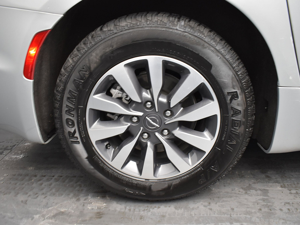 image-19 2023 Chrysler Pacifica