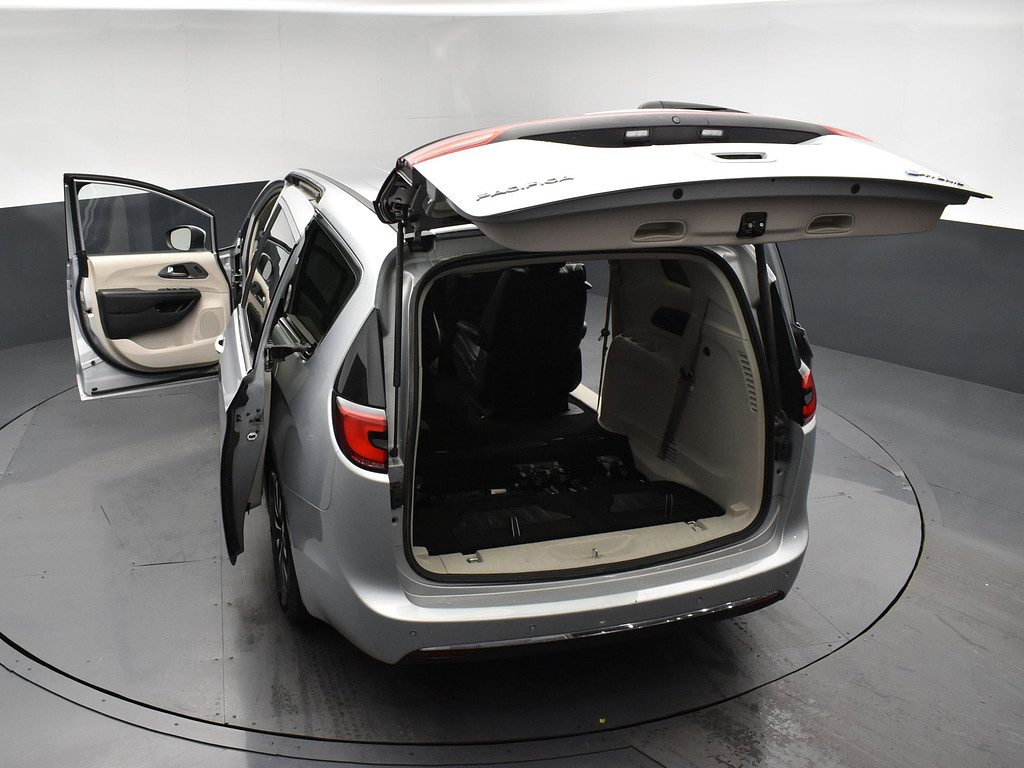 image-25 2023 Chrysler Pacifica