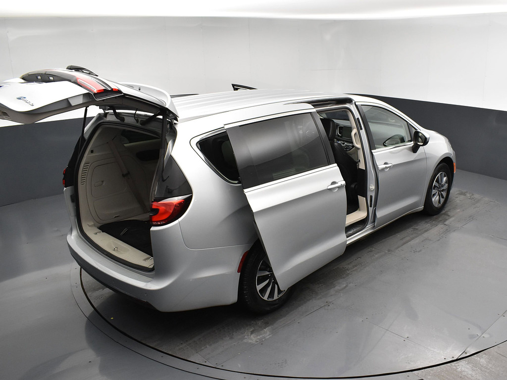 image-27 2023 Chrysler Pacifica