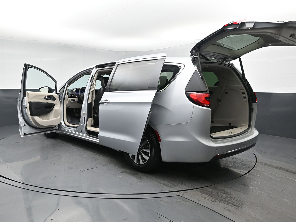 image-30 2023 Chrysler Pacifica