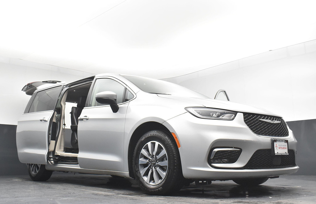 image-31 2023 Chrysler Pacifica