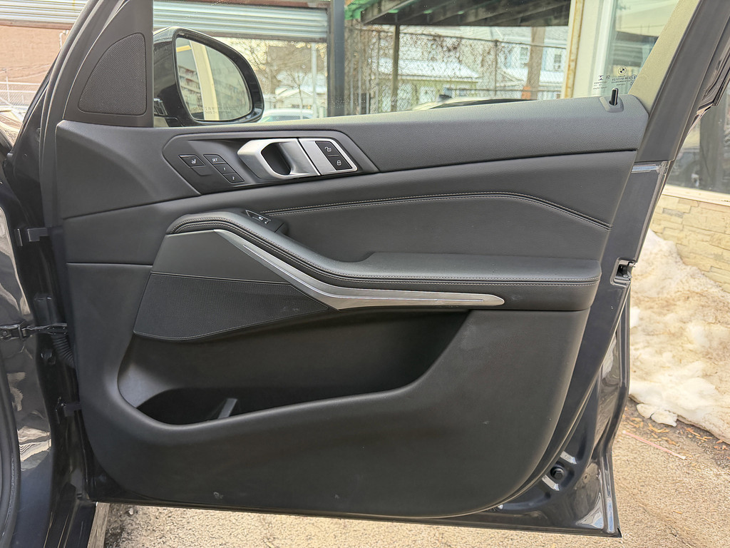 image-14 2019 BMW X5