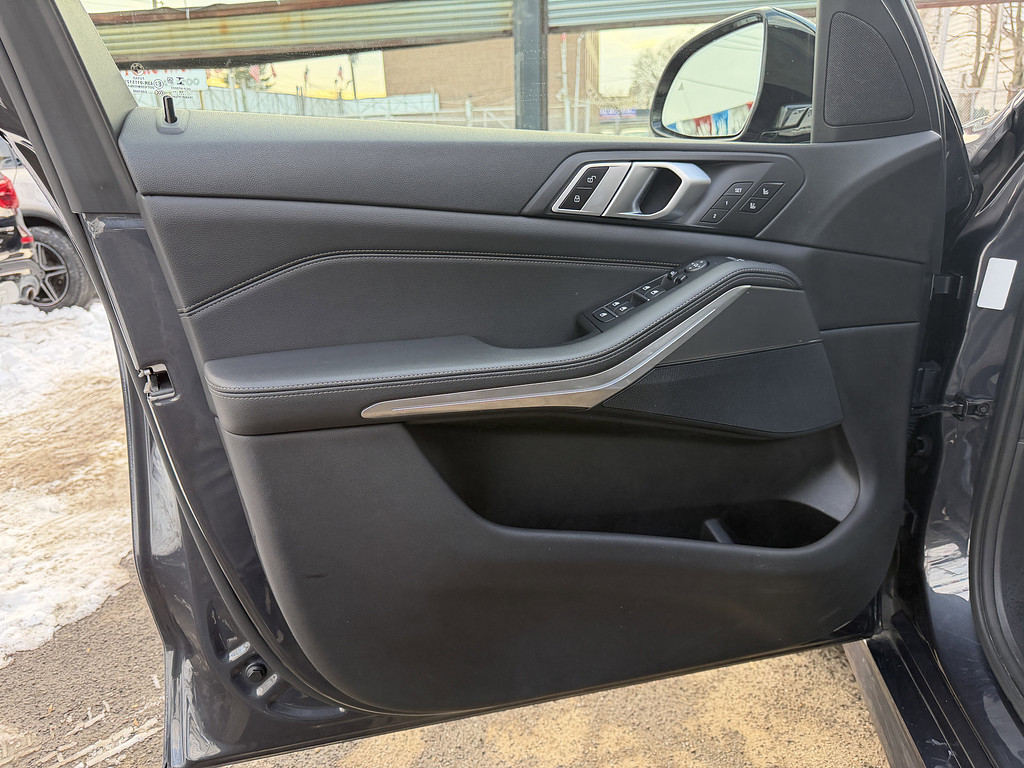 image-40 2019 BMW X5