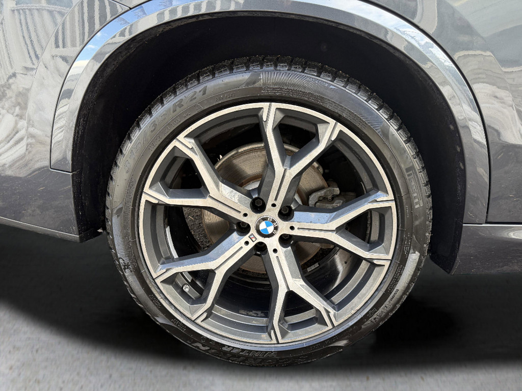 image-43 2019 BMW X5