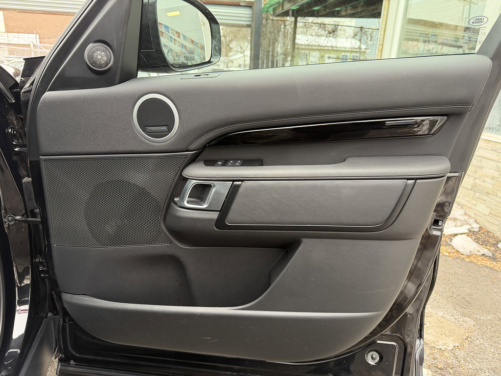 image-47 2022 Land Rover Discovery