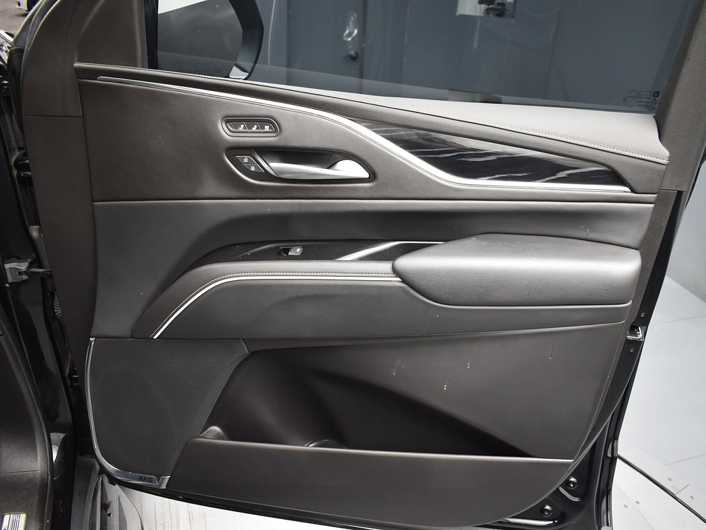 image-4 2023 Cadillac Escalade
