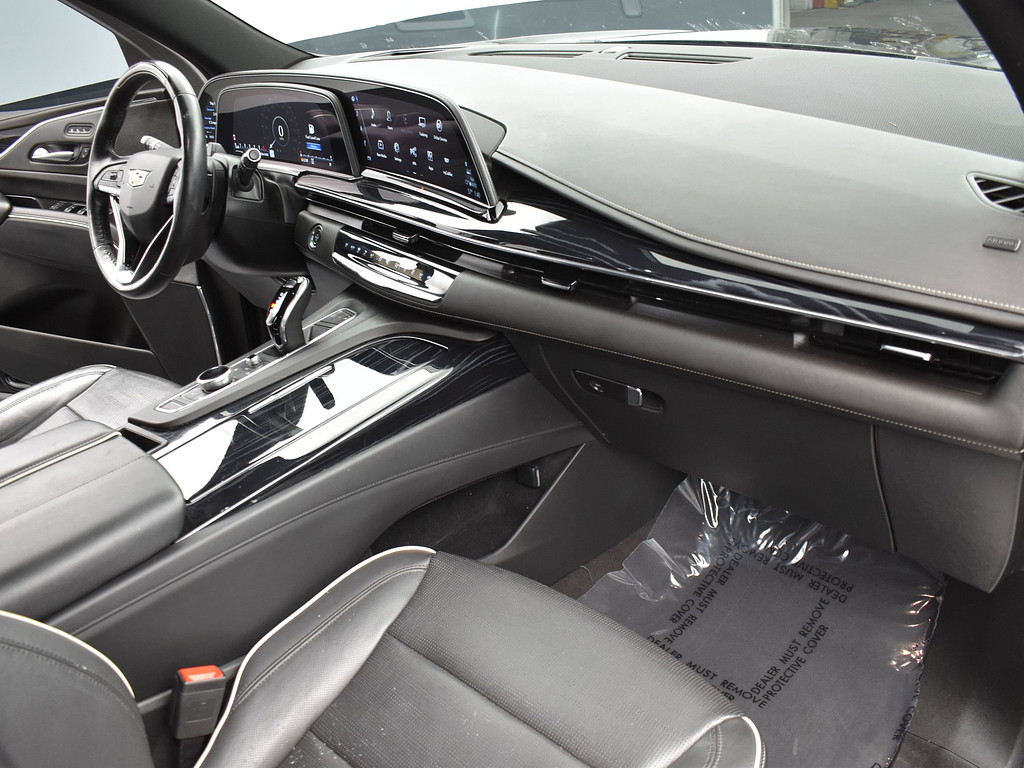 image-5 2023 Cadillac Escalade