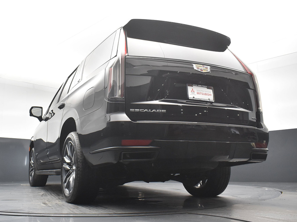 image-22 2023 Cadillac Escalade