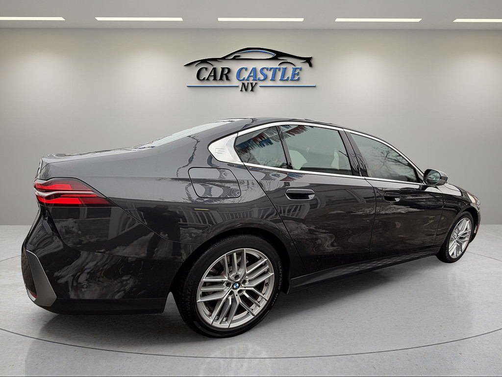 image-3 2024 BMW 5 Series