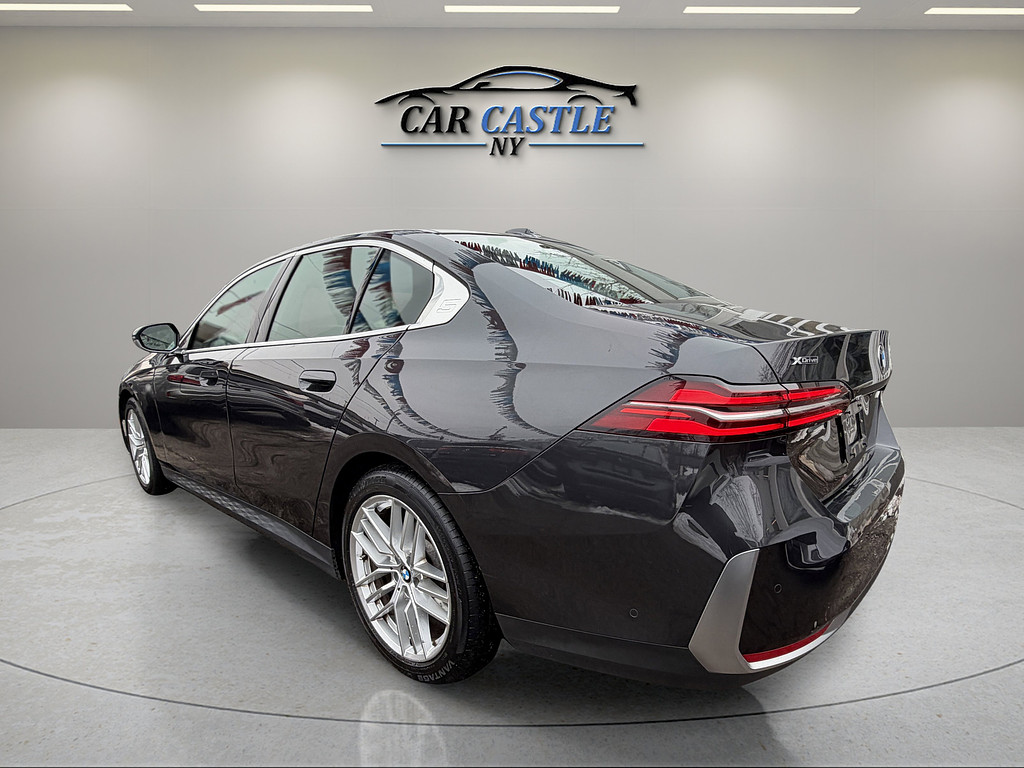 image-7 2024 BMW 5 Series