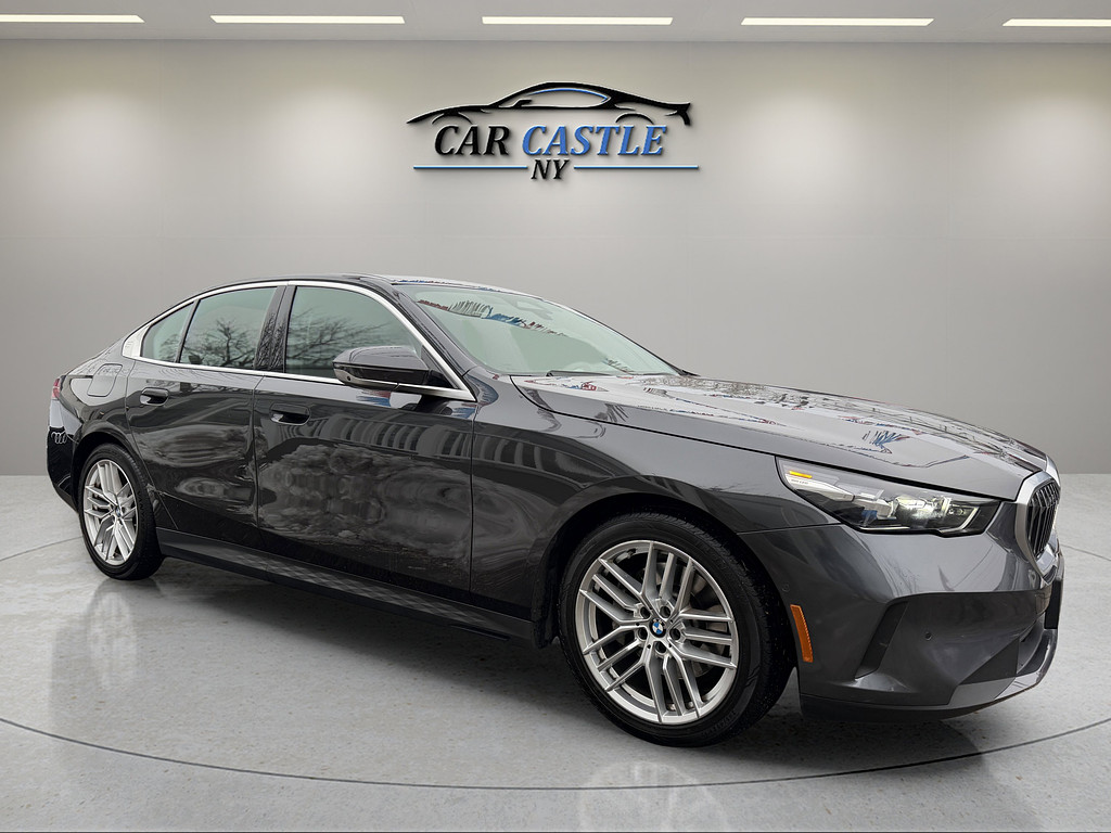 image-8 2024 BMW 5 Series