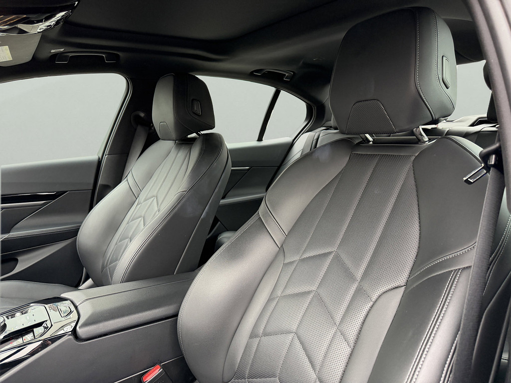 image-13 2024 BMW 5 Series