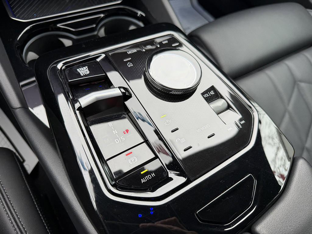 image-14 2024 BMW 5 Series