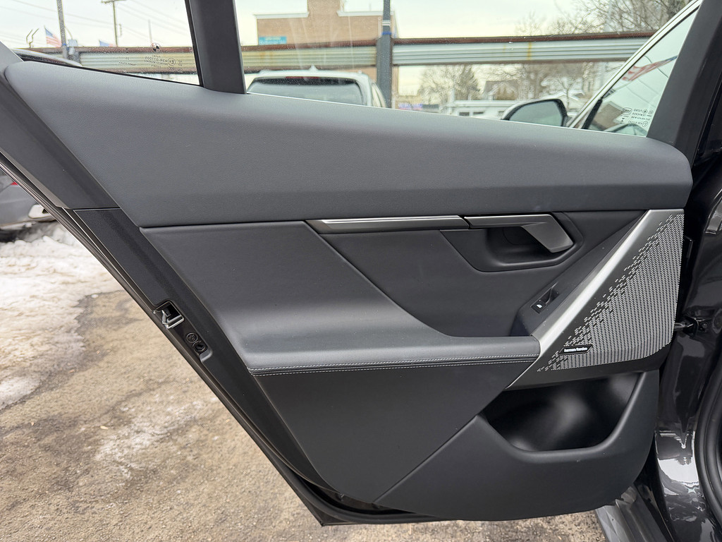 image-17 2024 BMW 5 Series