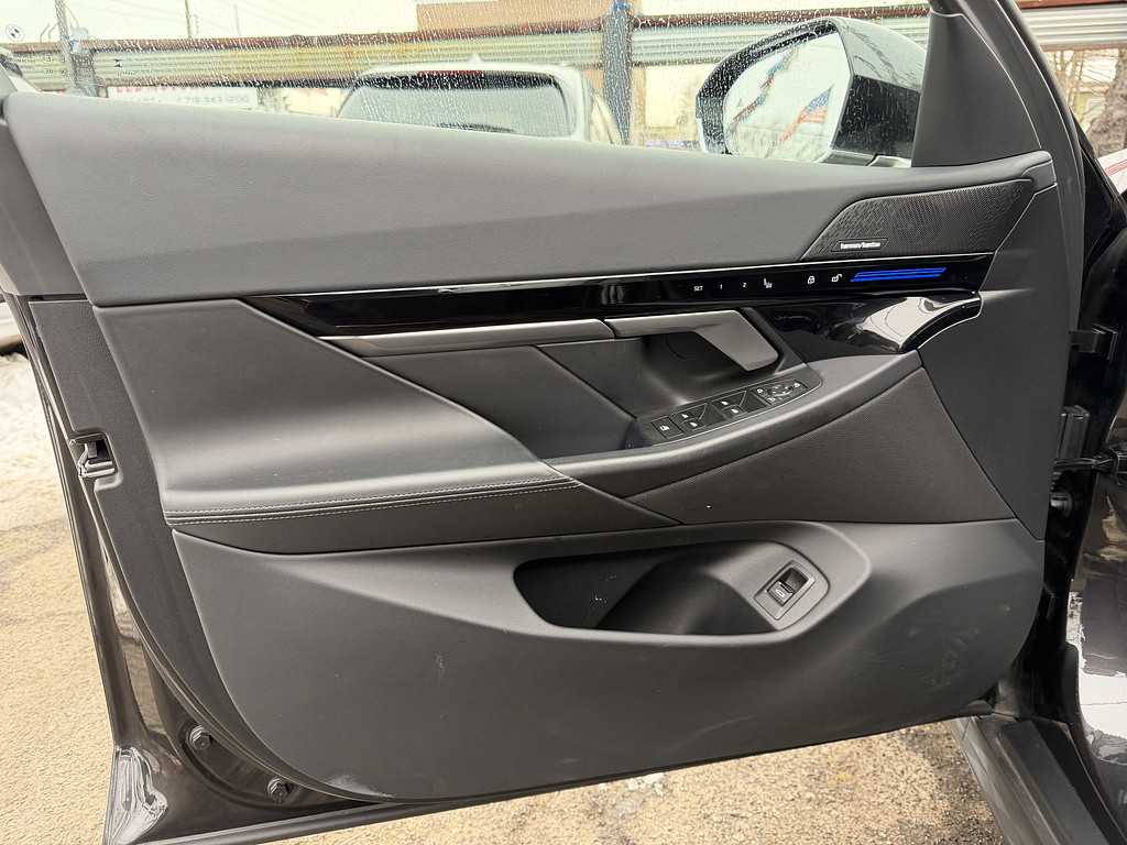 image-23 2024 BMW 5 Series