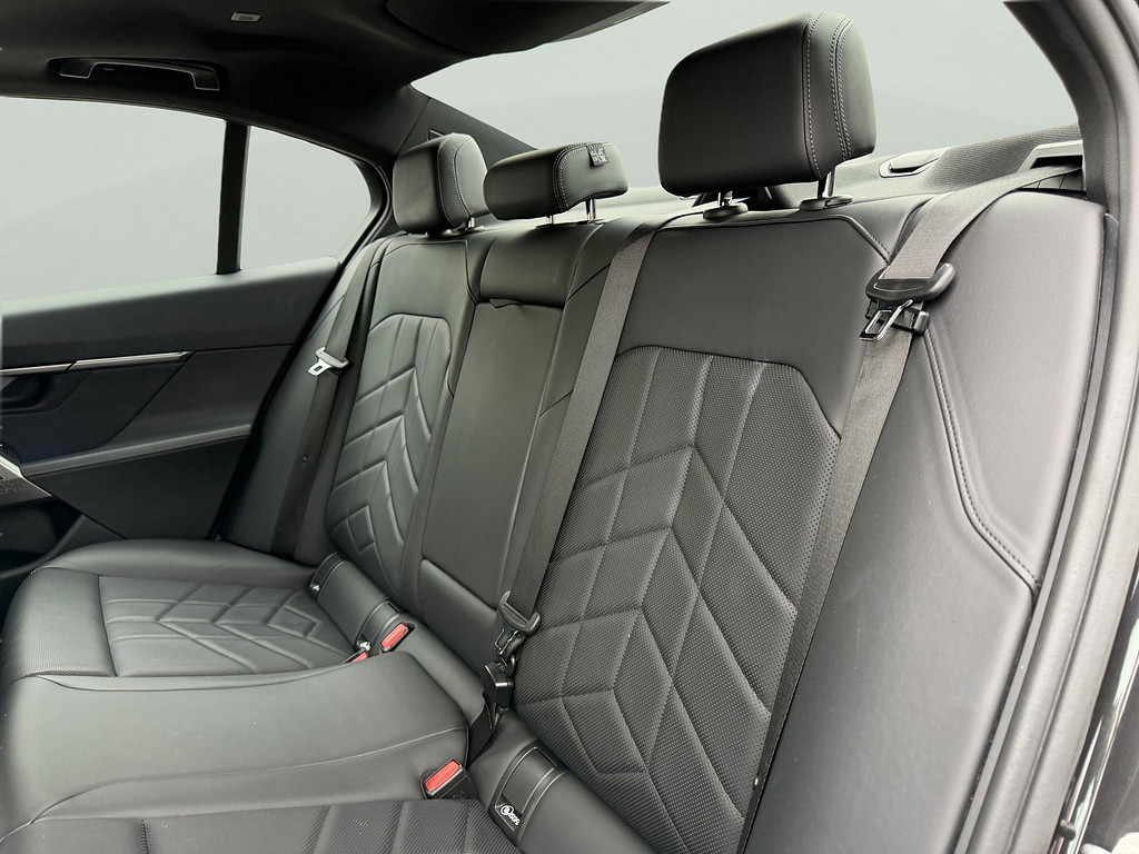 image-31 2024 BMW 5 Series