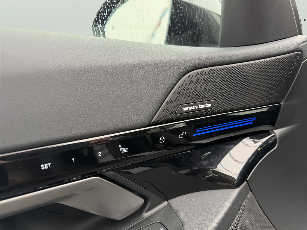 image-37 2024 BMW 5 Series