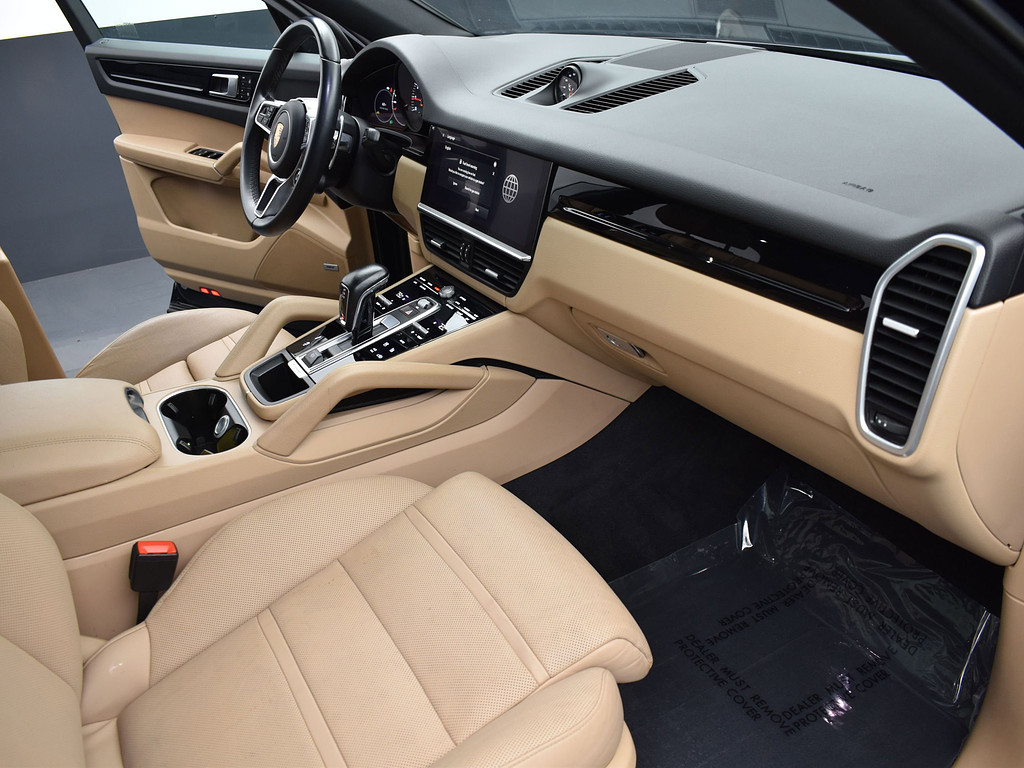 image-6 2022 Porsche Cayenne