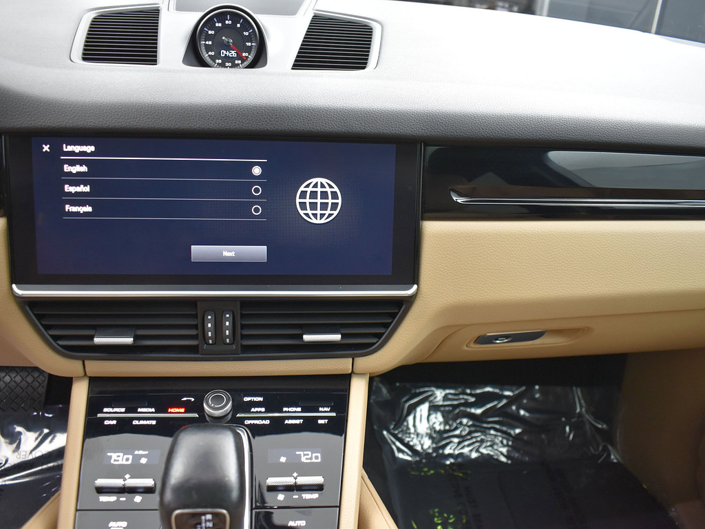 image-11 2022 Porsche Cayenne