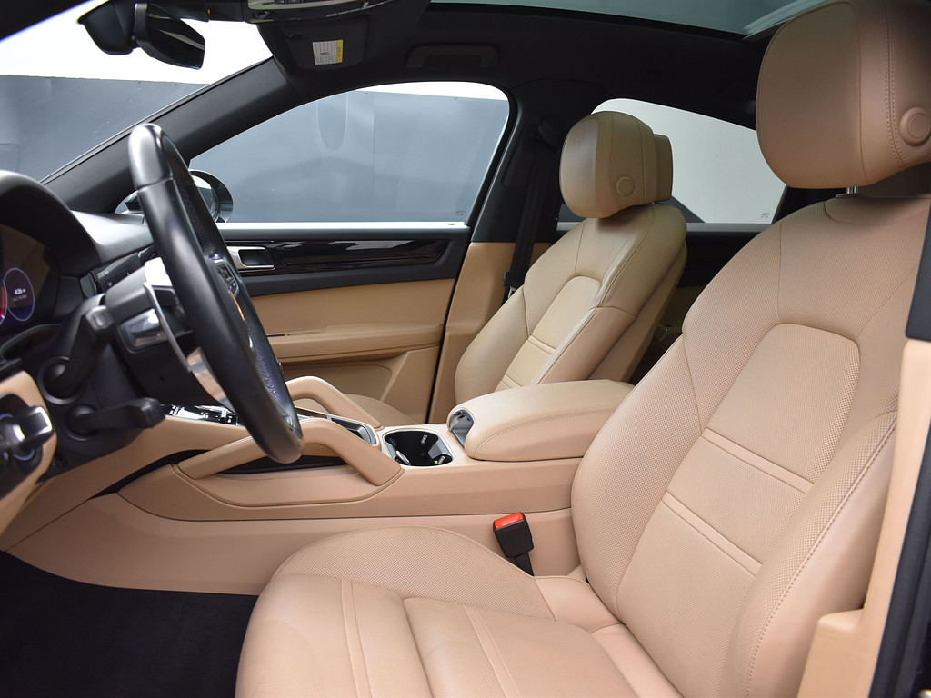 image-12 2022 Porsche Cayenne