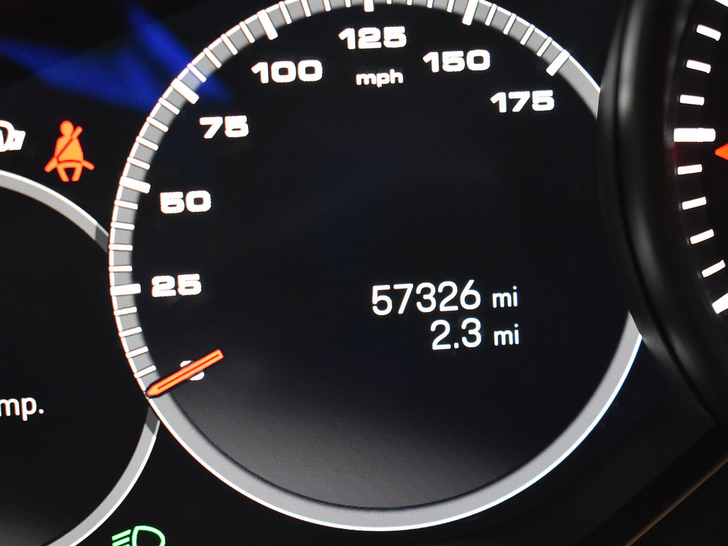 image-14 2022 Porsche Cayenne